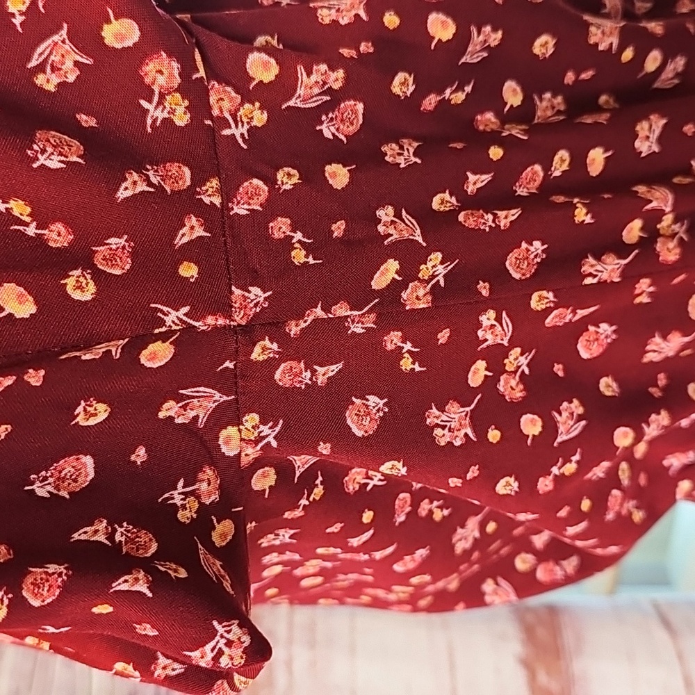 NEW WILD FABLE BURGUNDY FLORAL V NECK SHORT SLEEVE BELTED JUMPSUIT - Picture 4 of 16